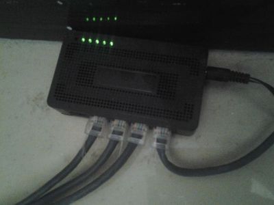 这个貌似连接很多网线的转换器是什么？对人体有危害吗？